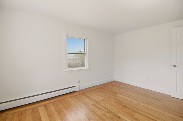 55 Mixter Street, Middletown, RI 02842