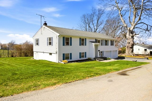 55 Mixter Street, Middletown, RI 02842