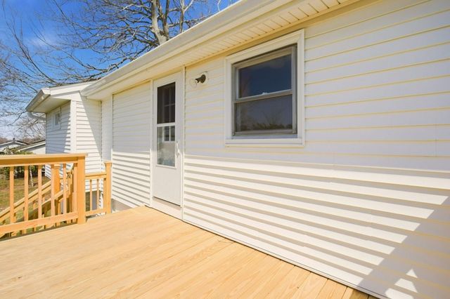 55 Mixter Street, Middletown, RI 02842