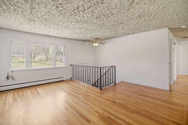 55 Mixter Street, Middletown, RI 02842