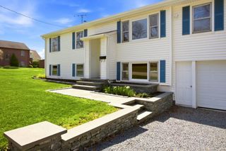 55 Mixter Street, Middletown, RI 02842