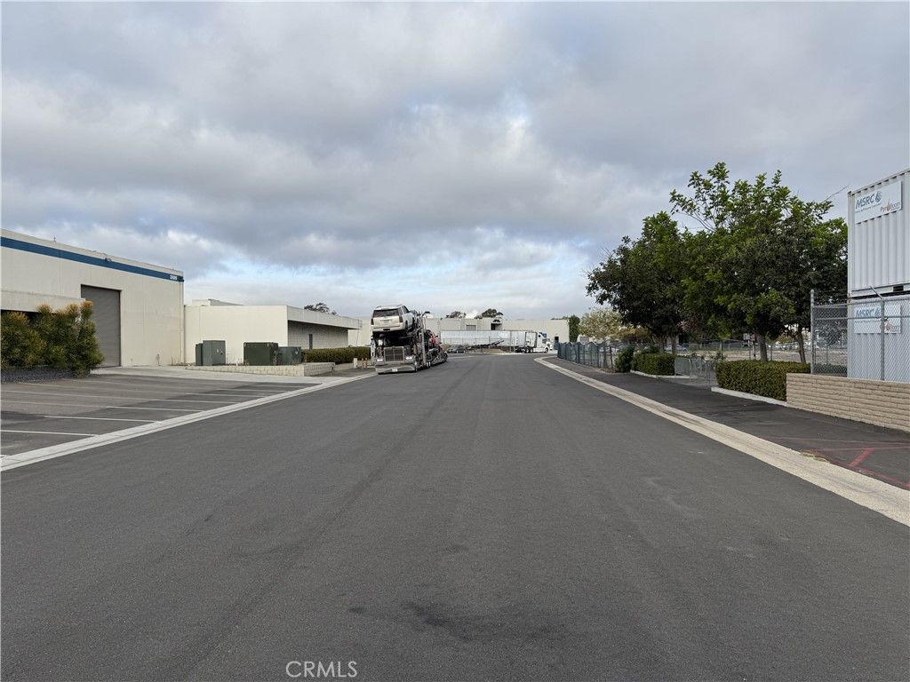 Image 14 of property listing at 3070 E Airport Way, Long Beach, CA 90806