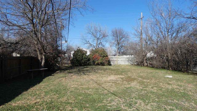 1701 NW Columbia Ave, Lawton, OK 73507