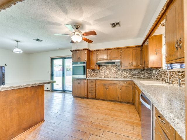 7600 NW 27th Street, Bethany, OK 73008
