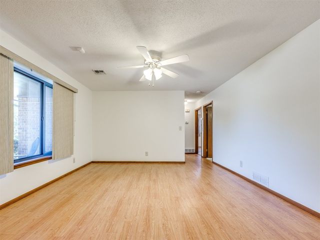 7600 NW 27th Street, Bethany, OK 73008