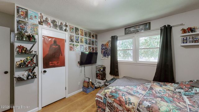 8504 Cotswold Dr, Louisville, KY 40258