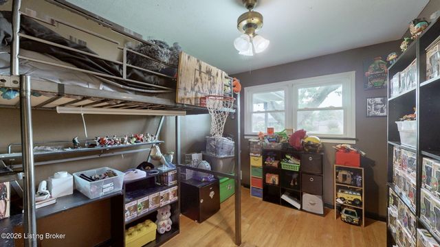 8504 Cotswold Dr, Louisville, KY 40258
