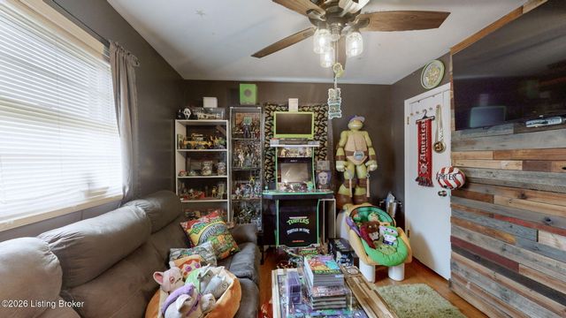 8504 Cotswold Dr, Louisville, KY 40258