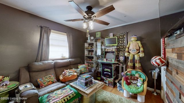 8504 Cotswold Dr, Louisville, KY 40258