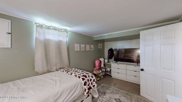 8504 Cotswold Dr, Louisville, KY 40258