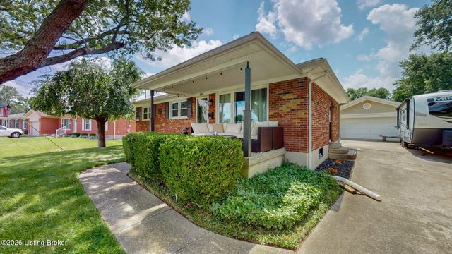 8504 Cotswold Dr, Louisville, KY 40258
