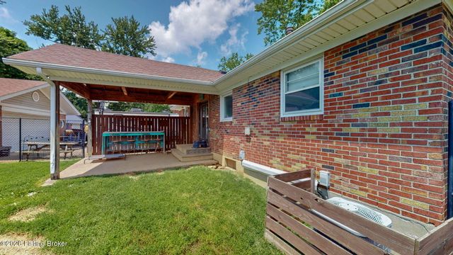 8504 Cotswold Dr, Louisville, KY 40258