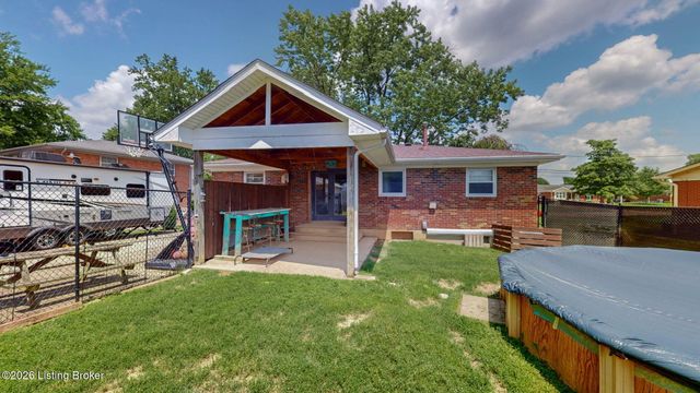 8504 Cotswold Dr, Louisville, KY 40258