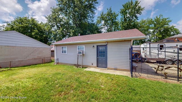 8504 Cotswold Dr, Louisville, KY 40258