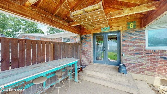 8504 Cotswold Dr, Louisville, KY 40258