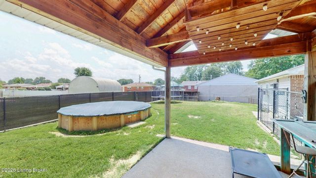 8504 Cotswold Dr, Louisville, KY 40258