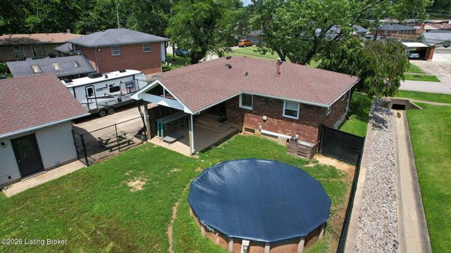 8504 Cotswold Dr, Louisville, KY 40258