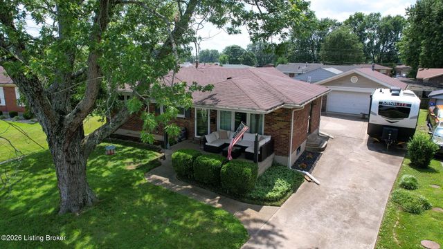 8504 Cotswold Dr, Louisville, KY 40258