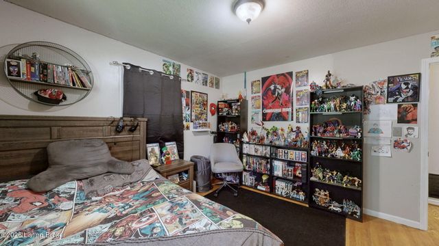 8504 Cotswold Dr, Louisville, KY 40258