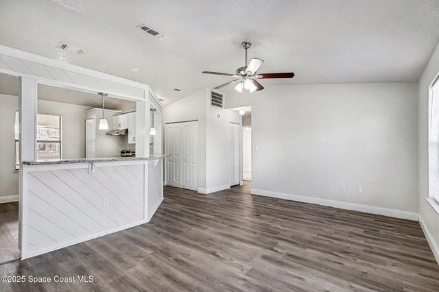 1026 Camden Avenue NW, Palm Bay, FL 32907