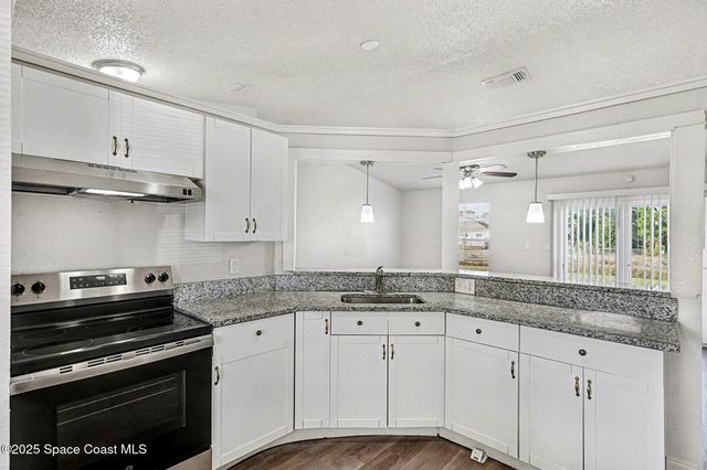 1026 Camden Avenue NW, Palm Bay, FL 32907