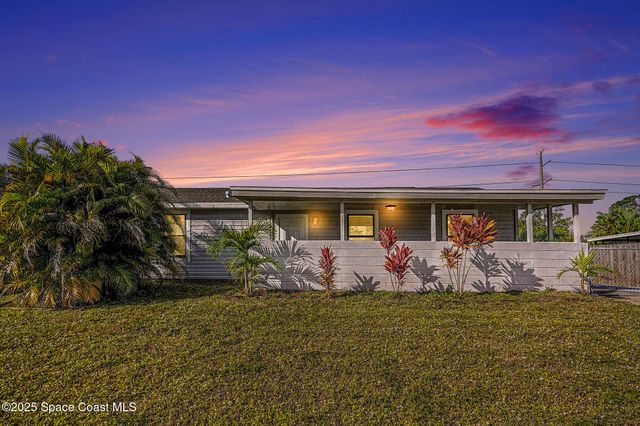 1026 Camden Avenue NW, Palm Bay, FL 32907