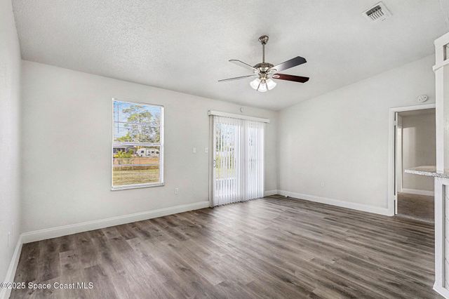 1026 Camden Avenue NW, Palm Bay, FL 32907