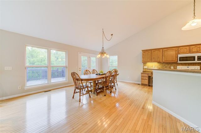 819 Hidden Spring Drive, St Charles, MO 63304