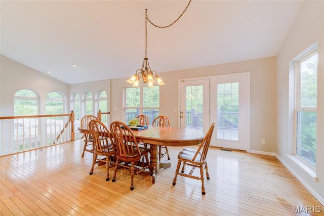 819 Hidden Spring Drive, St Charles, MO 63304