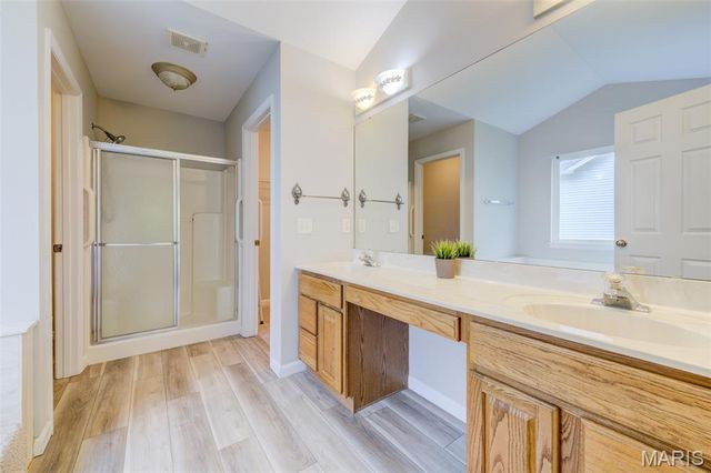 819 Hidden Spring Drive, St Charles, MO 63304