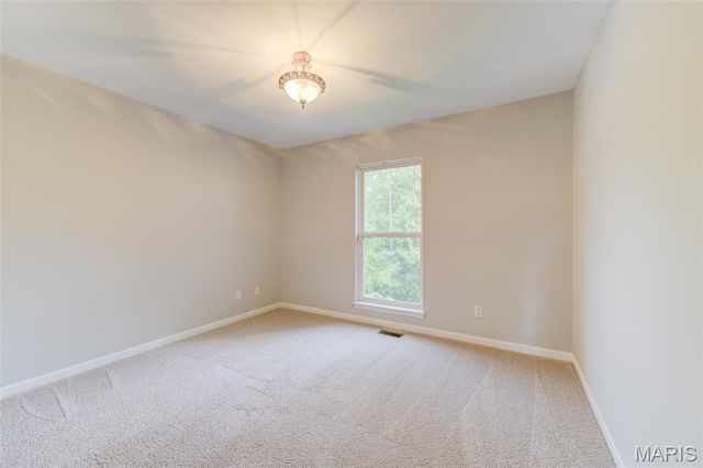 819 Hidden Spring Drive, St Charles, MO 63304