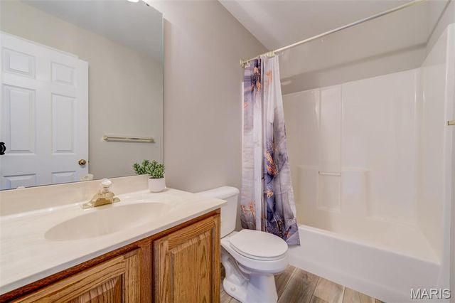 819 Hidden Spring Drive, St Charles, MO 63304