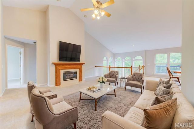 819 Hidden Spring Drive, St Charles, MO 63304