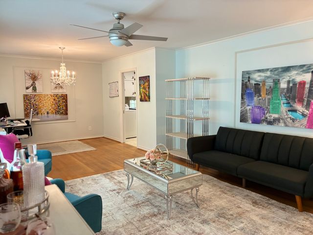 6755 E Mockingbird Lane, Dallas, TX 75214