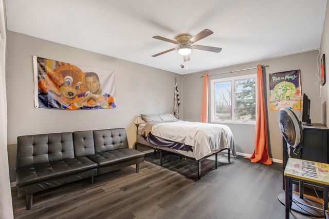 814 roger Road, Woodstock, IL 60098