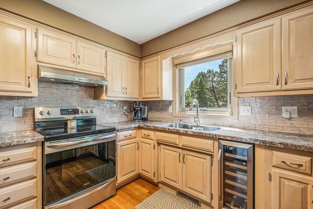 2767 OAKWOOD CIRCLE, Oshkosh, WI 54904