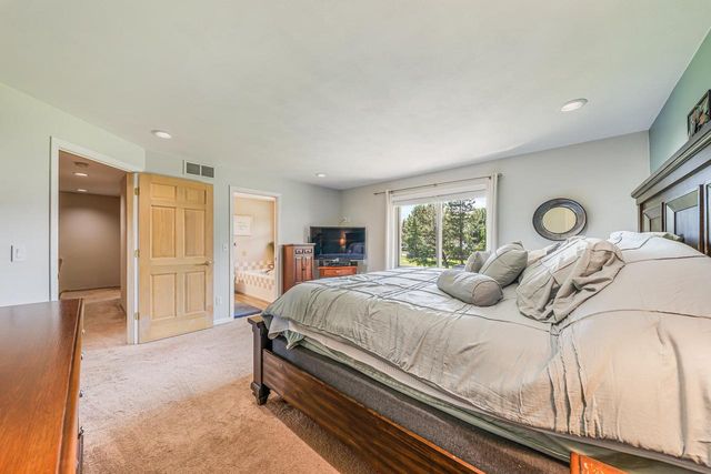 2767 OAKWOOD CIRCLE, Oshkosh, WI 54904