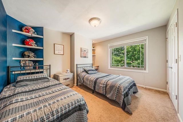 2767 OAKWOOD CIRCLE, Oshkosh, WI 54904