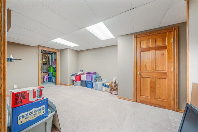 2767 OAKWOOD CIRCLE, Oshkosh, WI 54904