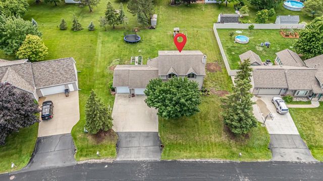 2767 OAKWOOD CIRCLE, Oshkosh, WI 54904