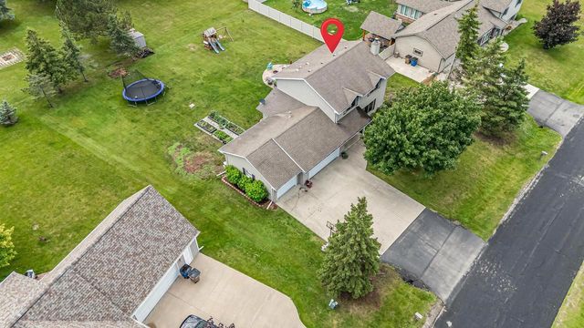 2767 OAKWOOD CIRCLE, Oshkosh, WI 54904
