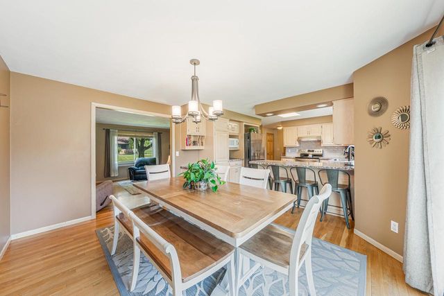 2767 OAKWOOD CIRCLE, Oshkosh, WI 54904