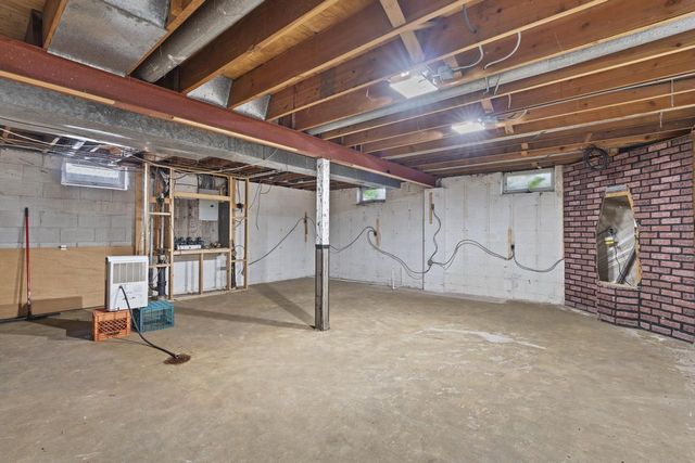 5150 W Fairy Chasm ROAD, Brown Deer, WI 53223