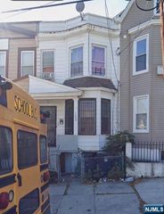 132 Chester Avenue, Newark, NJ 07104