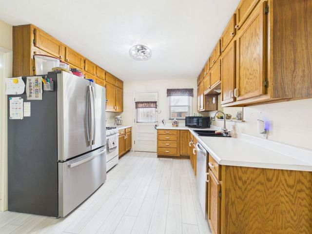 1313 N Meridian Ave, Wichita, KS 67203