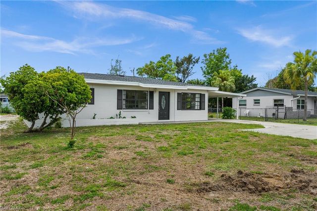404 Leeland Heights BLVD W, Lehigh Acres, FL 33936