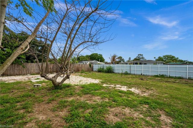 404 Leeland Heights BLVD W, Lehigh Acres, FL 33936