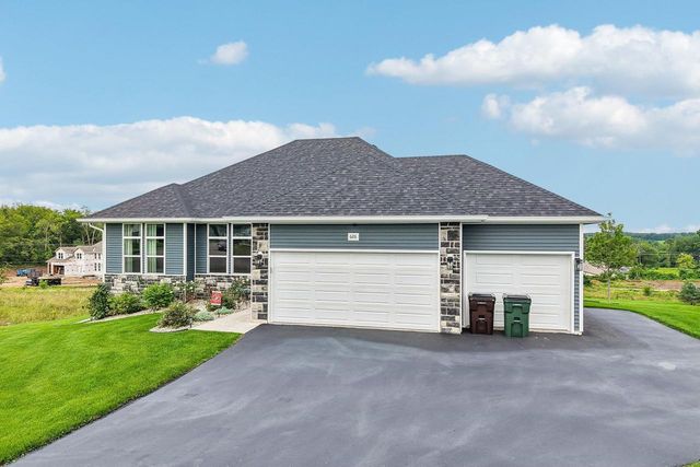 626 E Newville Trails Drive, Edgerton, WI 53534