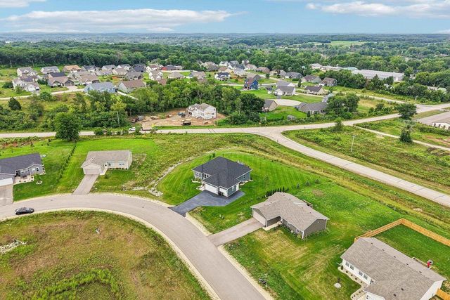 626 E Newville Trails Drive, Edgerton, WI 53534