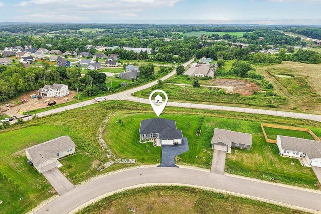 626 E Newville Trails Drive, Edgerton, WI 53534